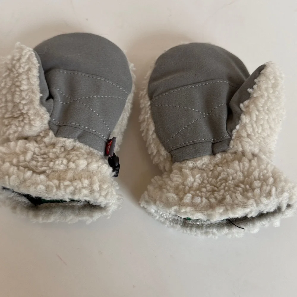 L.L.Bean mittens 12-24 mos